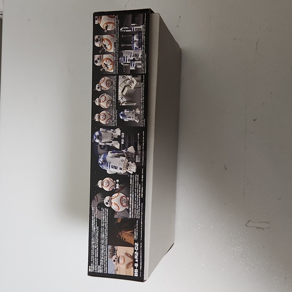 BB-8 & R2-D2 Model Kit - Picture 3 of 4